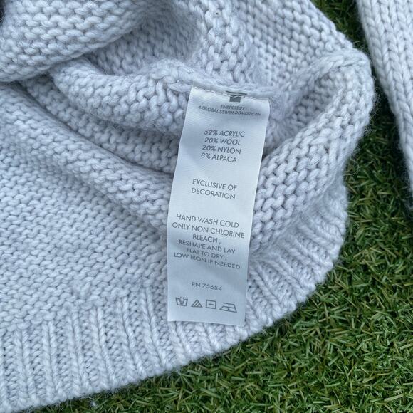 Hollister Women's Grey Knit Sweater Small - Picture 4 of 4